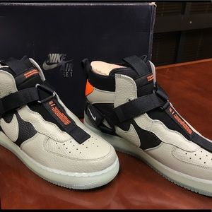 Sold Nike Air Force 1 UTILITY MID